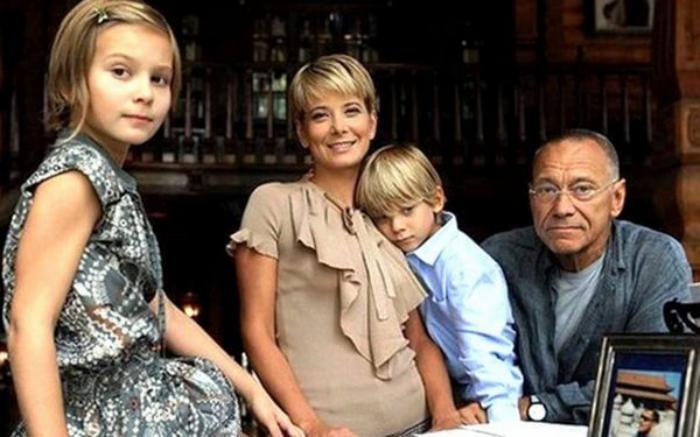 Юлия Высоцкая наконец рассказала о своей дочери и семейной трагедии. Она всех предостерегает о соцсетях!