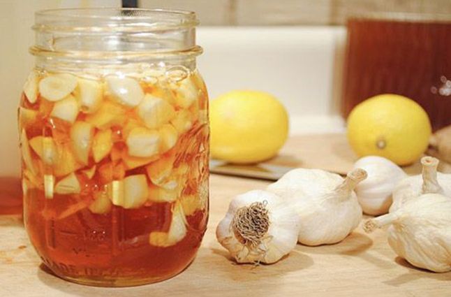 Съедайте чеснок и мед натощак в течение 7 дней, вот что произойдет с вашим организмом….