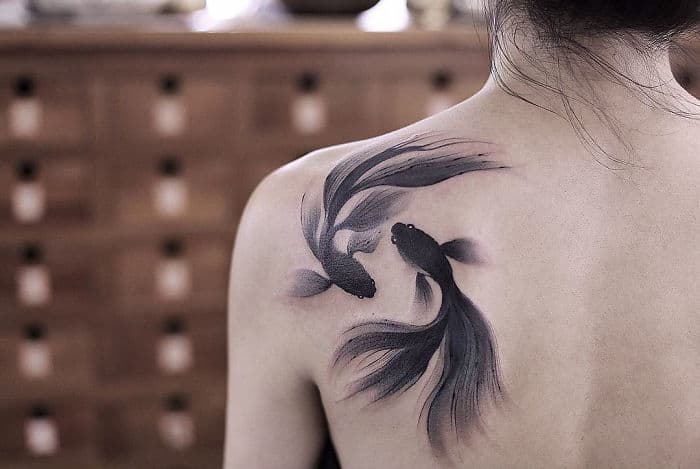 Китайский художник, вдохновлённый древней живописью, создаёт акварельные татуировки, в которые сложно не влюбиться