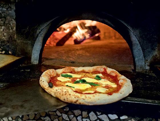 Пицца «Маргарита» по оригинальному неаполитанскому рецепту
