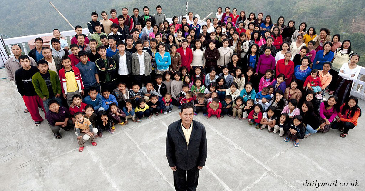 Вот мужик, его 39 жен и 94 ребенка! Самая большая семья в мире?