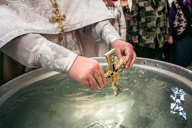 Когда набирать крещенскую воду в 2019 году