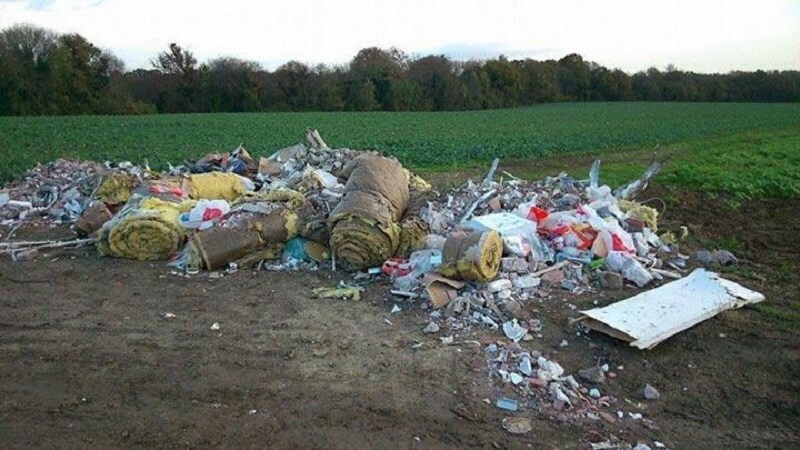 Мэр проучил людей, которые оставили свой мусор в городском лесу. Очень показательно!