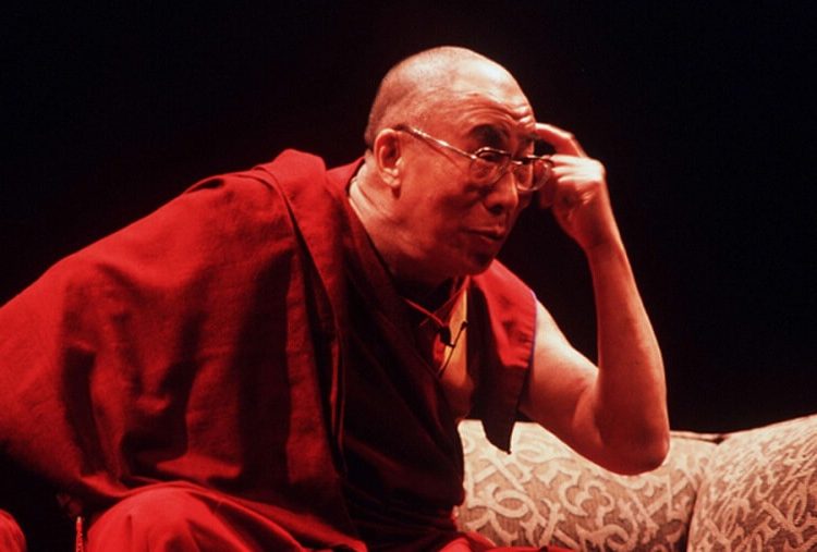 Далай-Лама высказался о массивном промывании человеческого мозга