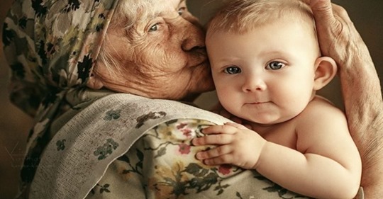 Нет в мире ничего более совершенного, чем любовь бабушки к её первому внуку