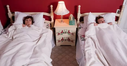 В 50 лет с мужем спим в отдельных комнатах. Нормально это ли это?